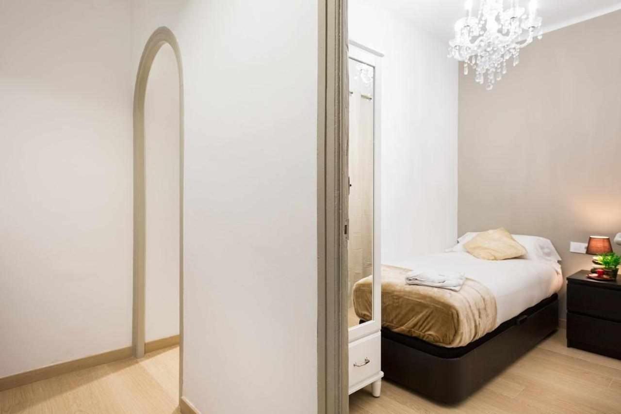 Apartment Eduardo Барселона Екстериор снимка