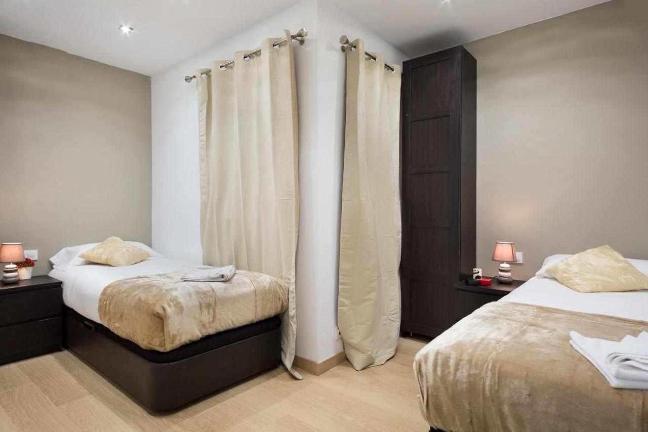 Apartment Eduardo Барселона Екстериор снимка